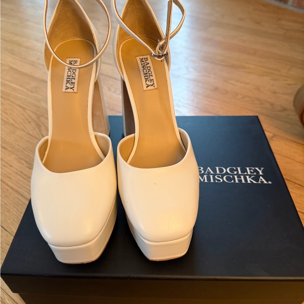 Badgley Mischka Elegant Cream Platform Heels